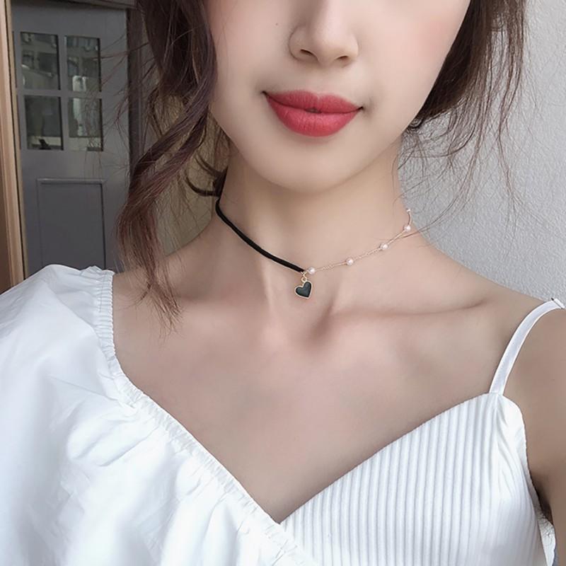 Vòng cổ choker ngắn đính hạt giả ngọc trai