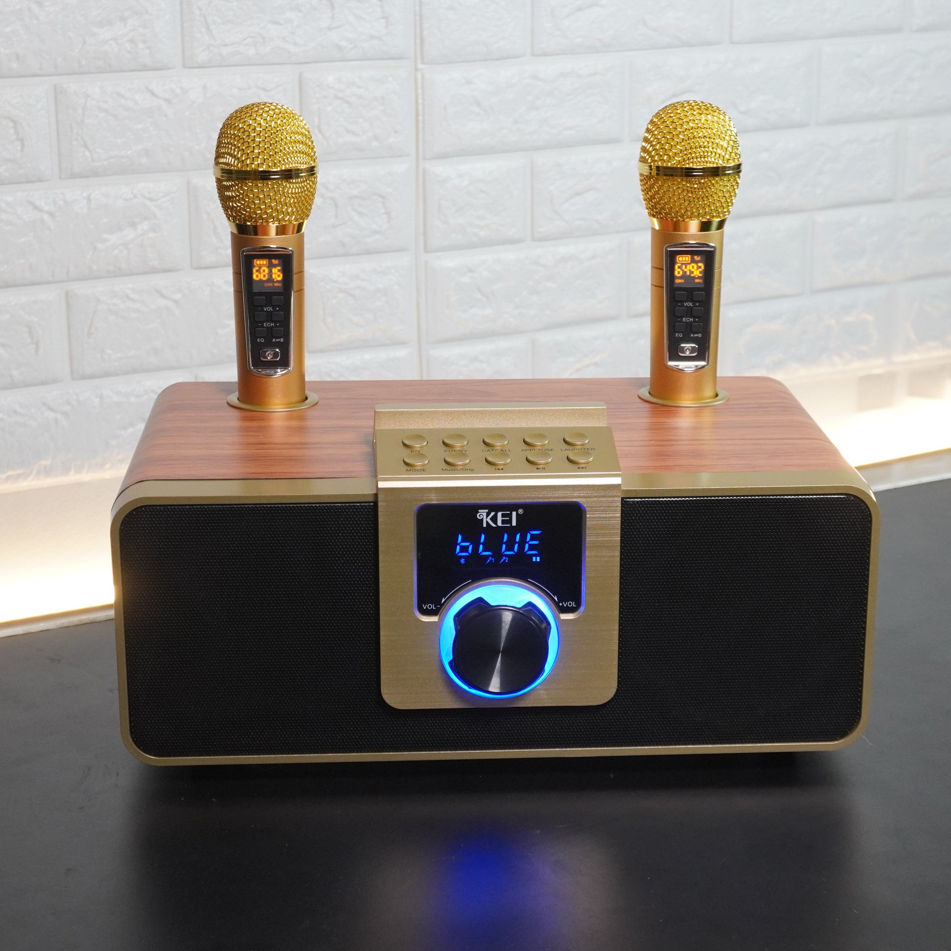 Loa karaoke bluetooth KEI K08 - Tặng kèm 2 micro không dây có màn hình LCD - Sạc pin cho micro ngay trên loa - Chỉnh bass treble echo trên micro – Đầy đủ cổng kết nối USB, AUX, TF card - Loa xách tay du lịch cực chất