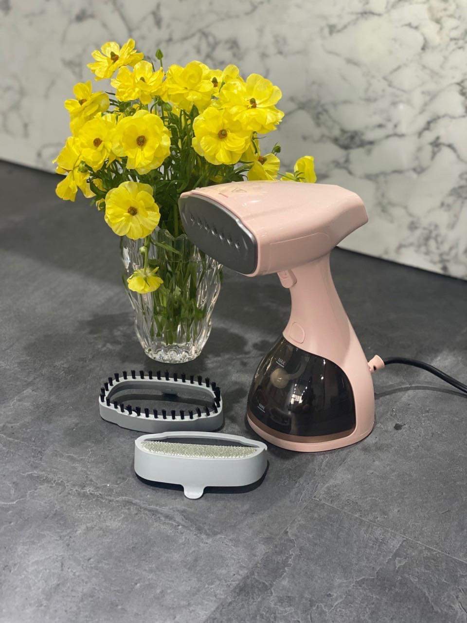 Bàn Là Hơi Nước Cầm Tay Lebenlang LBD528  công suất 1500W - 300ML - Hàng Chính Hãng Bảo Hành 2 Năm