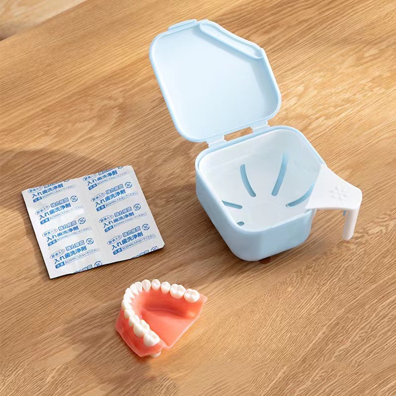 Cốc vệ sinh răng giả Novopin hộp đựng và vệ sinh răng Nhật Bản