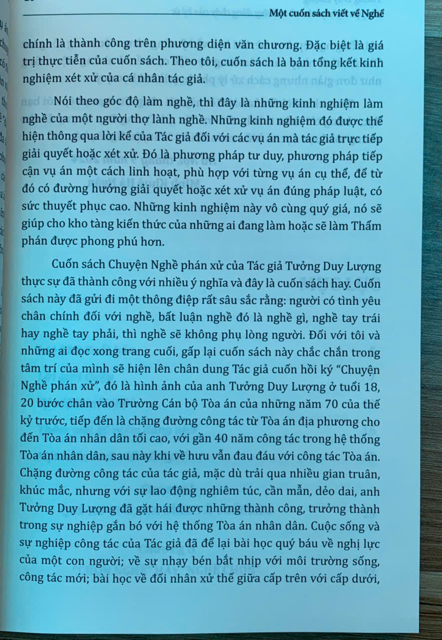 Chuyện nghề phán xử- những dòng chảy của ký ức