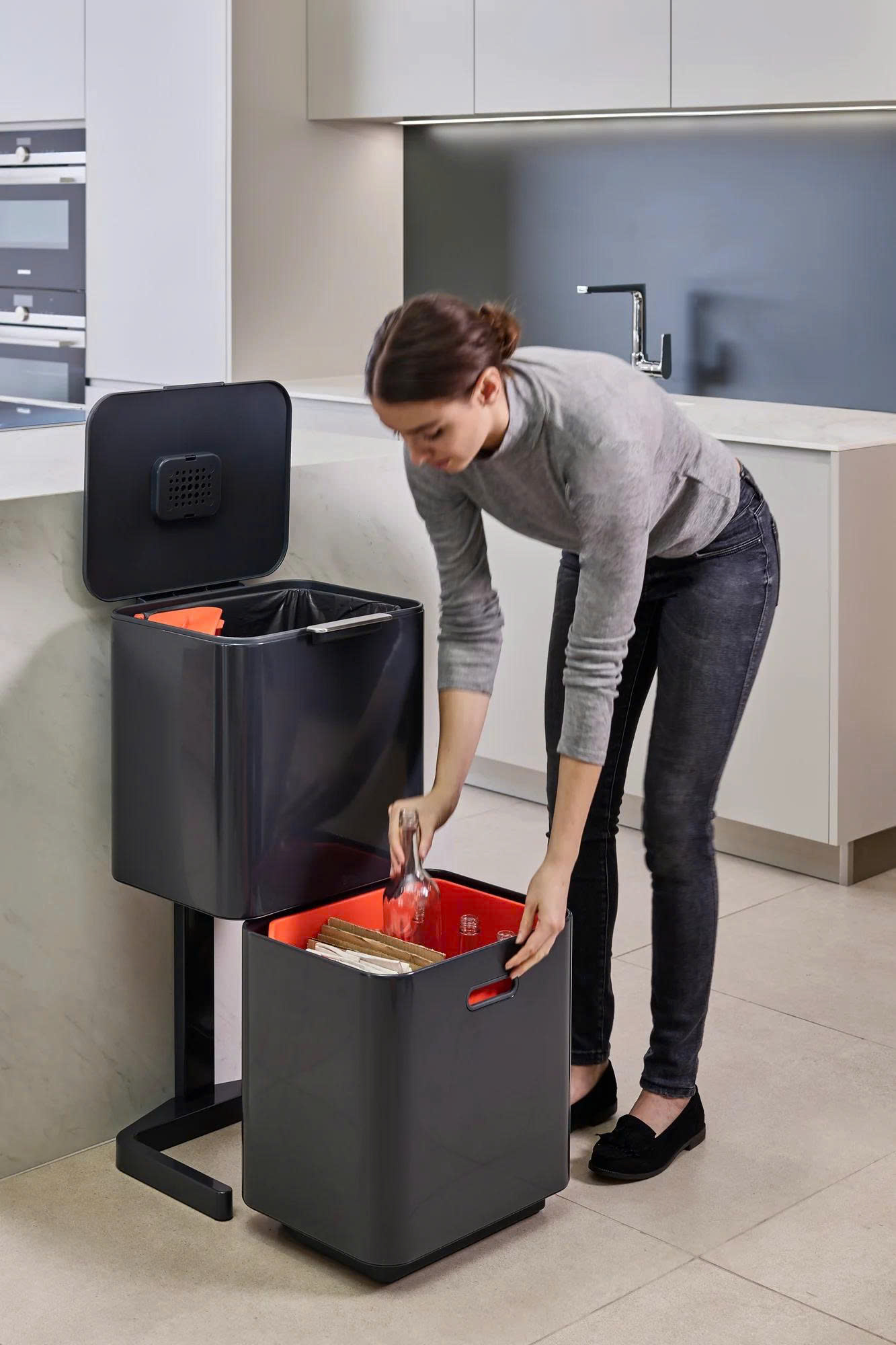 Thùng rác 2 ngăn Joseph Joseph 30061, 60 Lít Hàng chính hãng