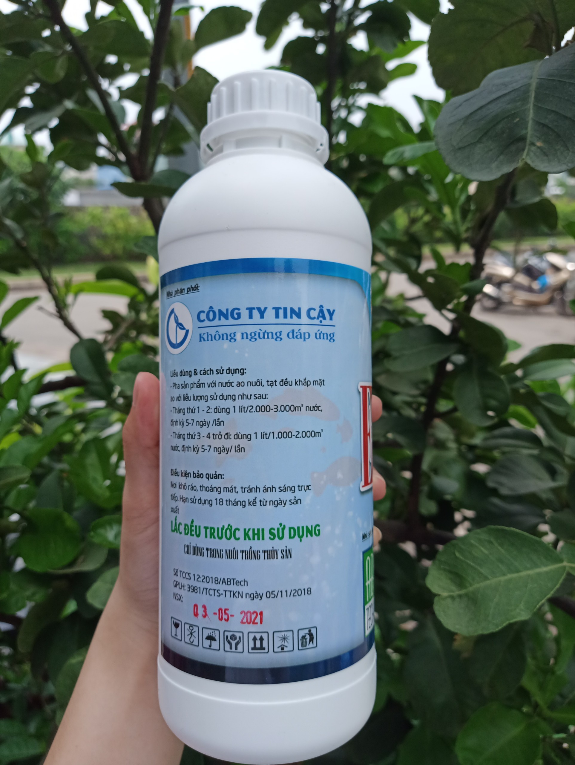 Combo 1 lít EM AQUA Và 1 lít Mật Rỉ Đường – Xử lý nước ao tôm cá