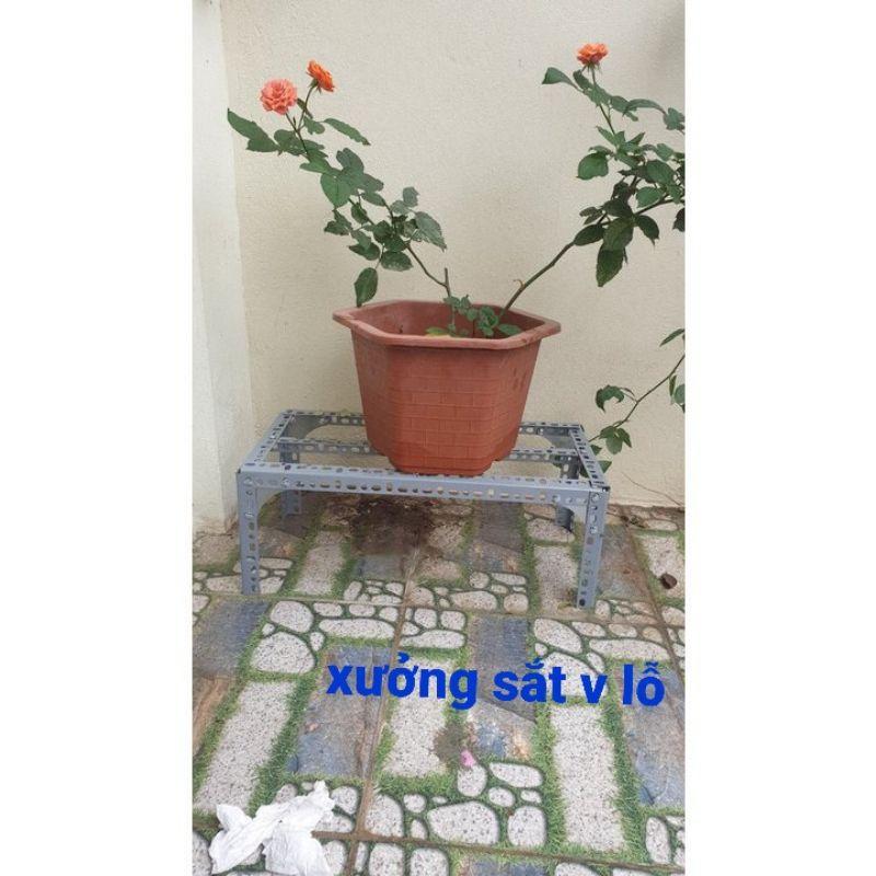 Kệ sắt để chậu cây cảnh,kệ chân chậu hoa,hoa mai,hoa hồng,cây cảnh