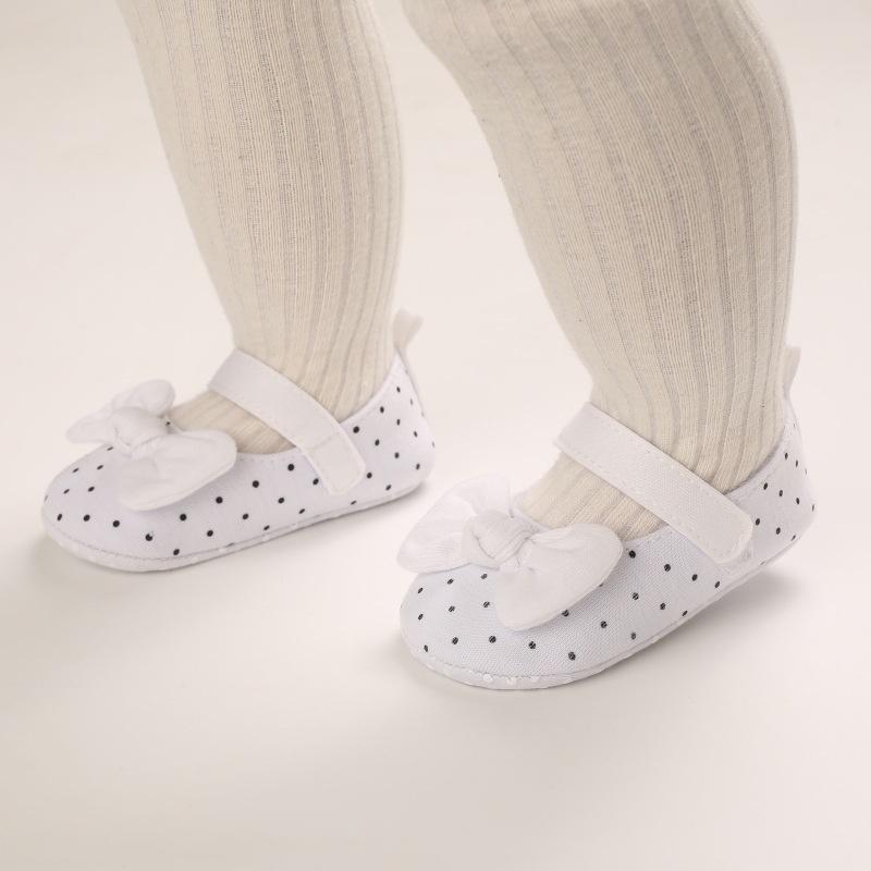 Giày thể thao trắng phong cách công chúa cho bé gái từ 0-18 tháng tuổi