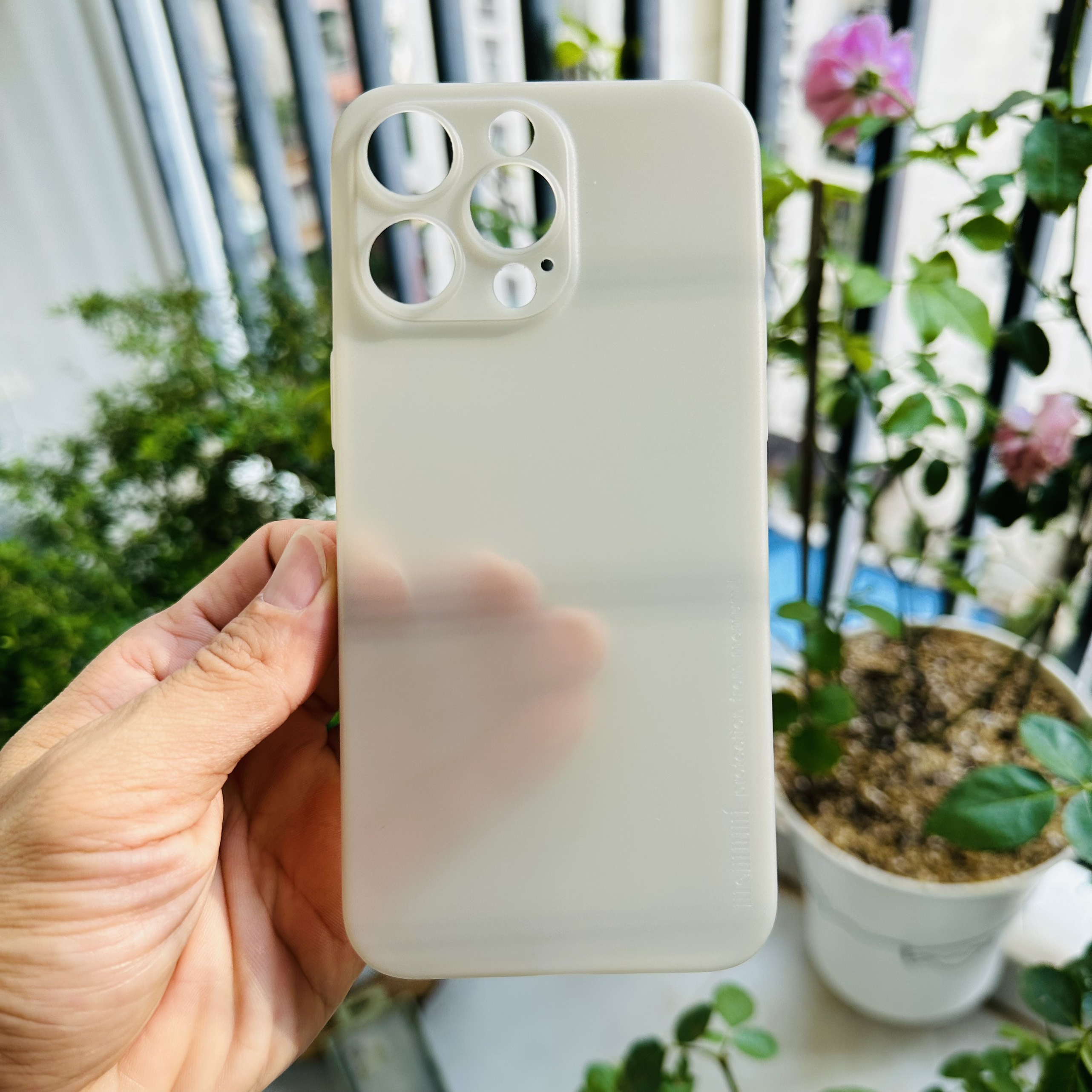 Ốp lưng Memumi màu xám dành cho iPhone 15 Pro / 15 Pro Max - hàng chính hãng