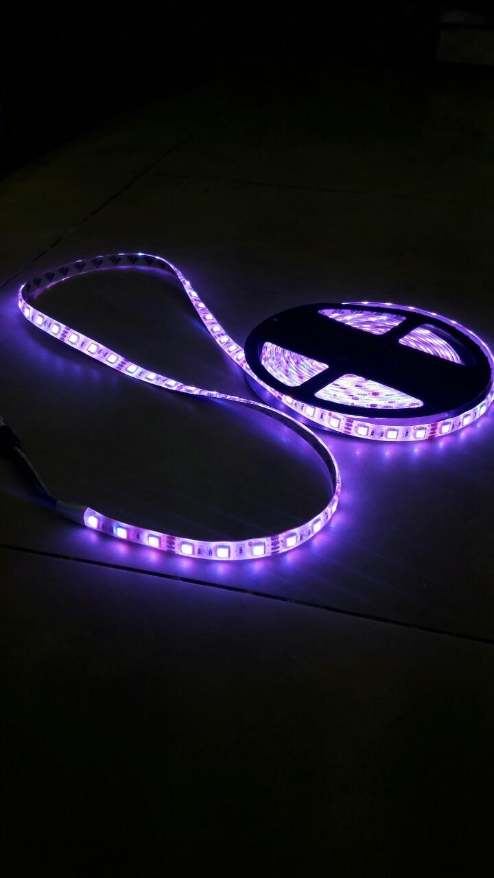 Cuộn dây LED 5M có keo RGB nhấp nháy