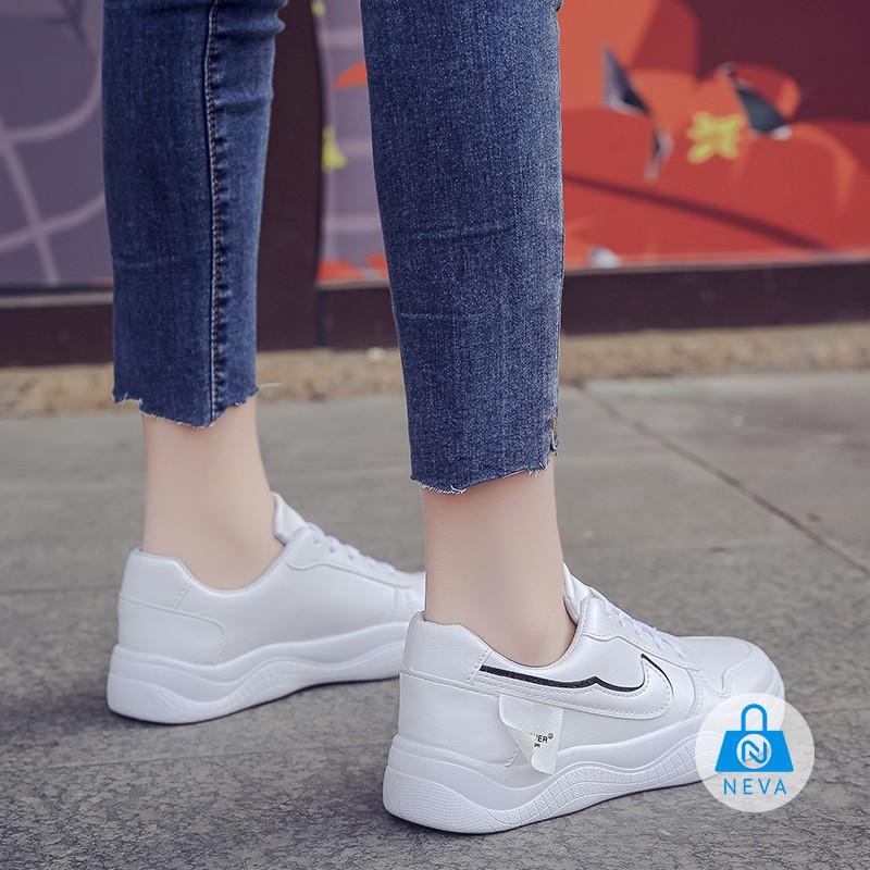 (HÀNG MỚI) Giày Sneaker Nữ Màu Trắng Viền Đen Giá Tốt NEVA2541