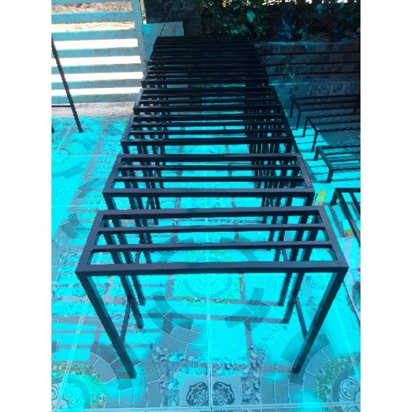 Kệ kê chậu cảnh,hoa. Dài 60cm. Rộng 20cm. Cao 60cm. Hộp thép 20mmx20mm. 2 nan phụ