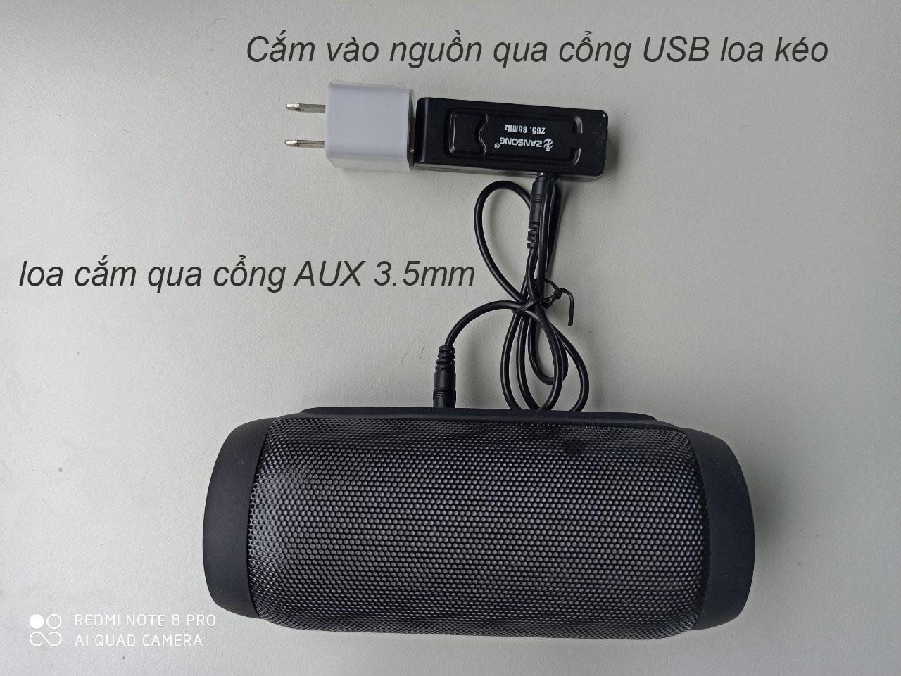 Bộ micro UHF dùng cho loa kéo , dàn âm thanh , hát karaoke V12 ( Hàng nhập khẩu )