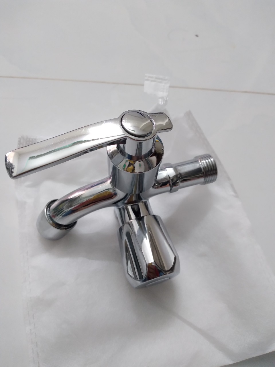 Củ sen lạnh- vòi nước nhà tắm -củ sen 2 đường nước giá rẻ