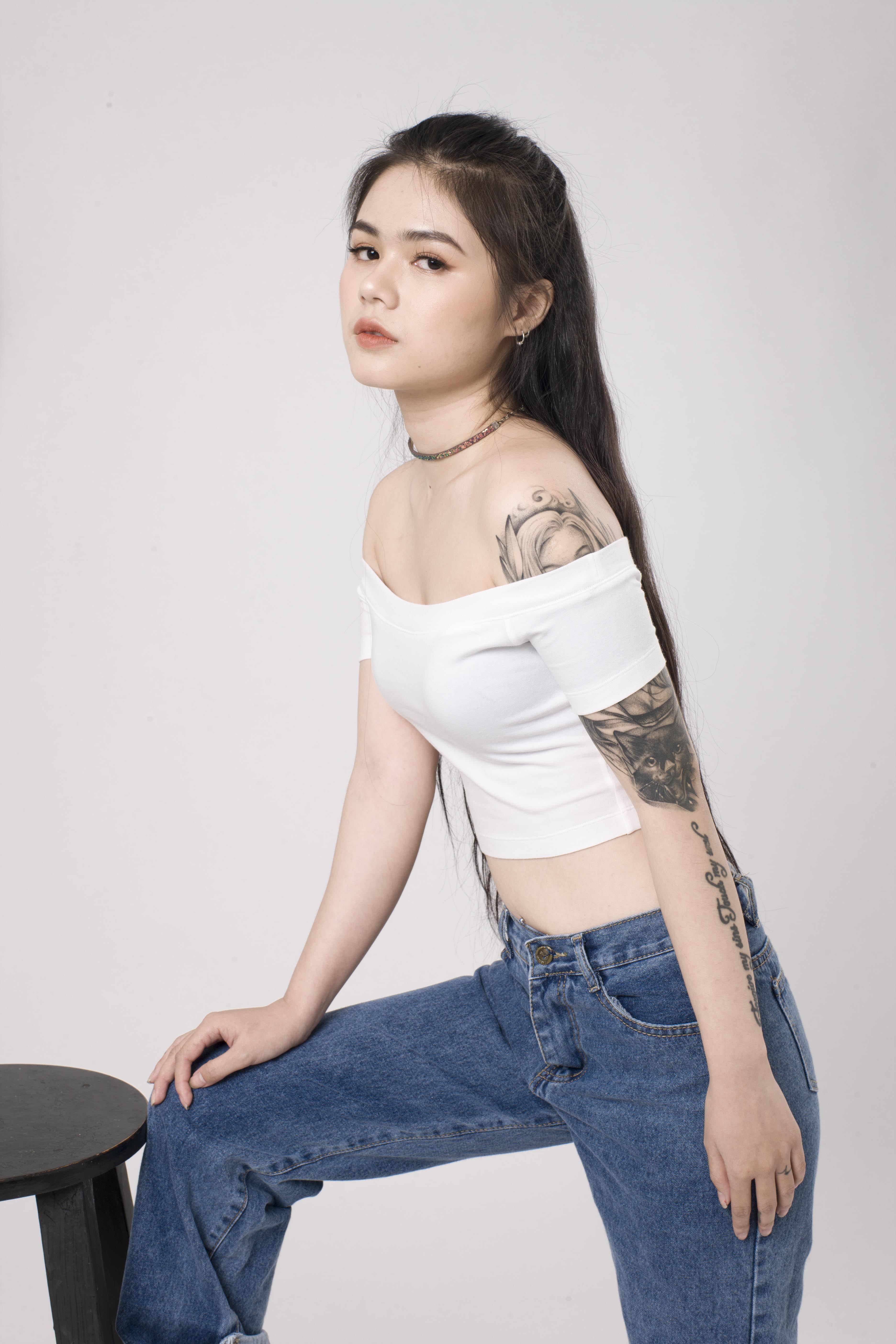 Croptop Bẹt Vai - Út Bén