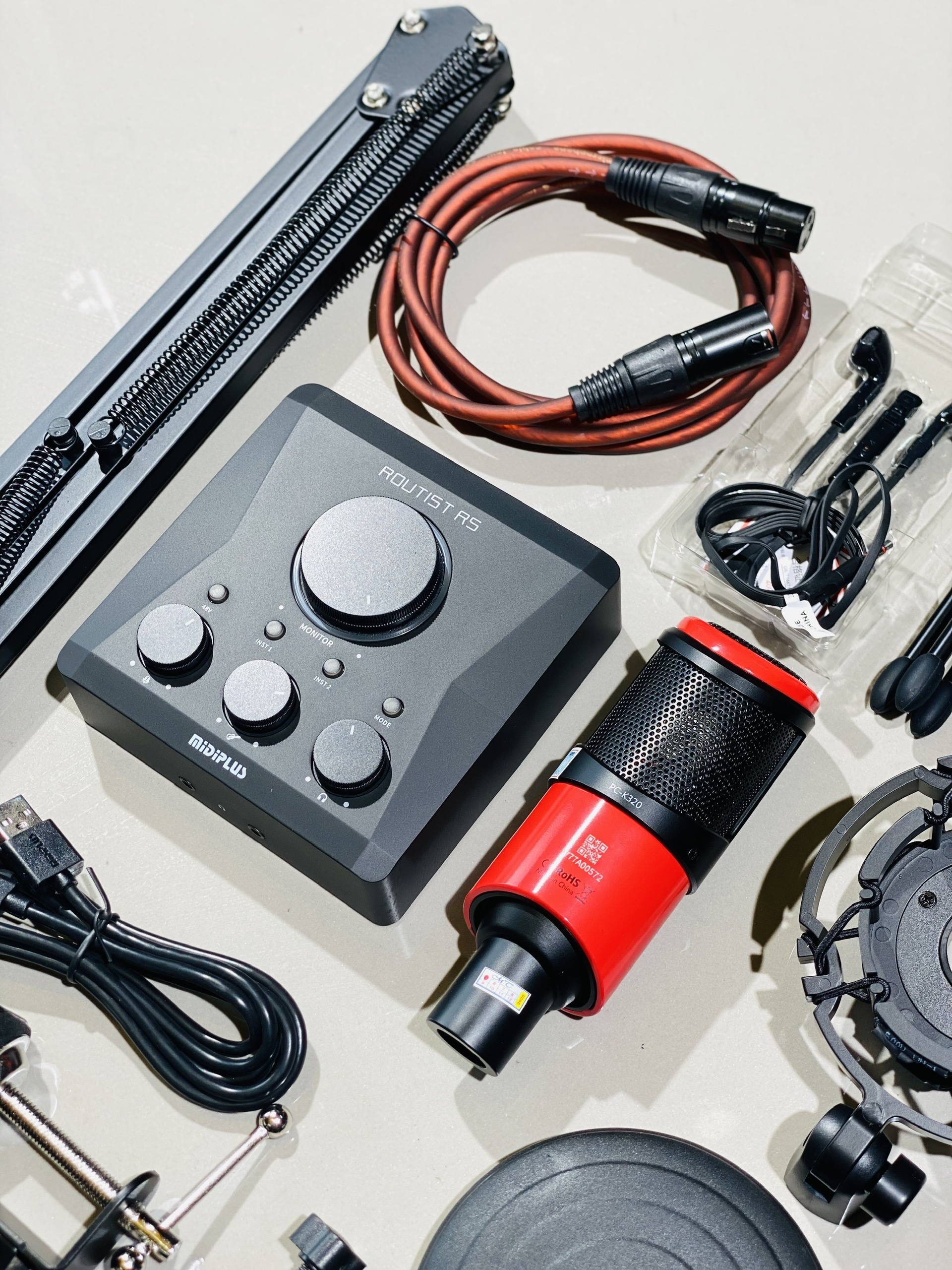 Combo chuyên Thu Âm Dùng Phần Mềm Livestream Chuyên Nghiệp sound card Routist RS GEN II và micro thu âm Takstar  K320 hàng nhập khẩu