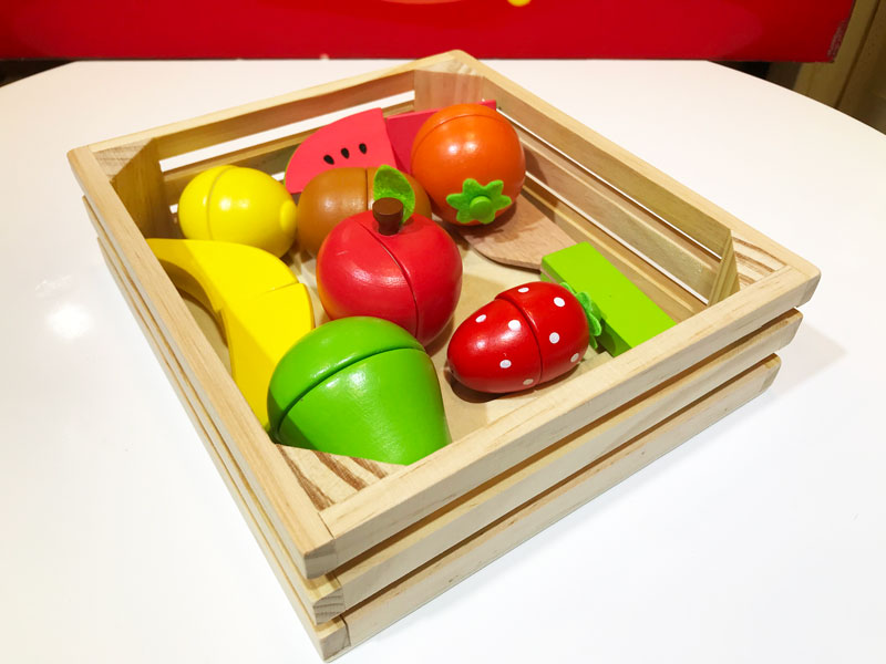 Đồ chơi cắt trái cây bằng gỗ từ tính có khay đựng sáu loại