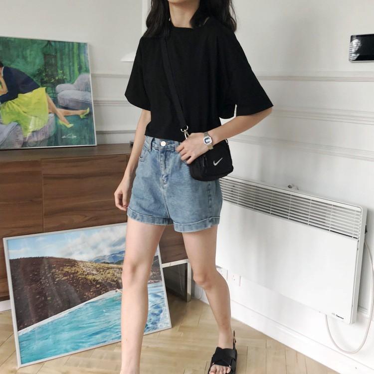 Áo thun croptop form rộng tay ngắn màu trắng / đen CRA001