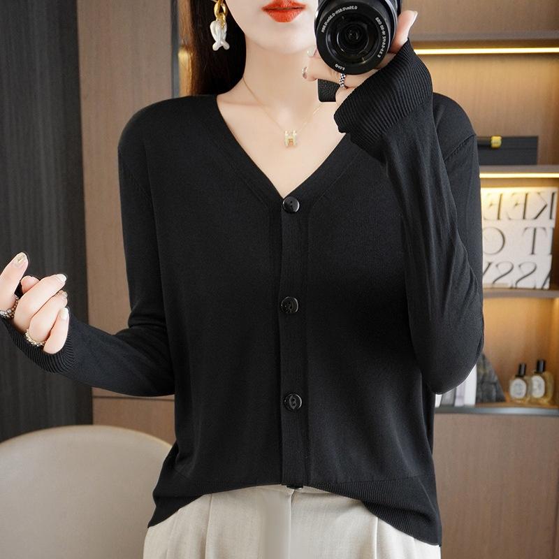 Áo len Cardigan nữ lụa băng mã HTA0434 - M08 Đen