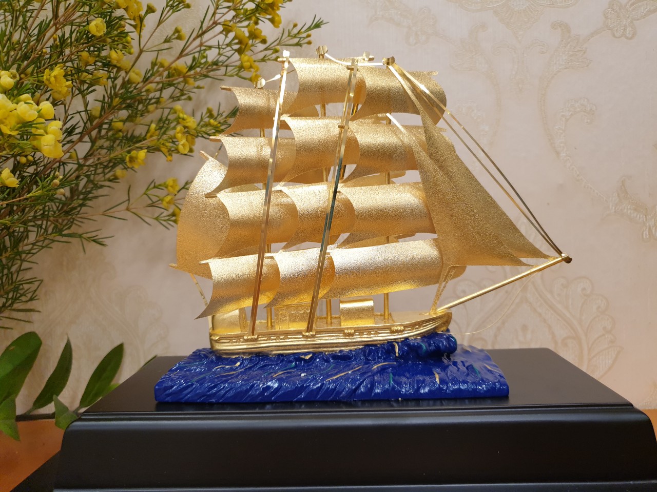 Mô hình thuyền dát vàng 24k MT Gold Art M01- Hàng chính hãng, quà tặng dành cho sếp, khách hàng, đối tác