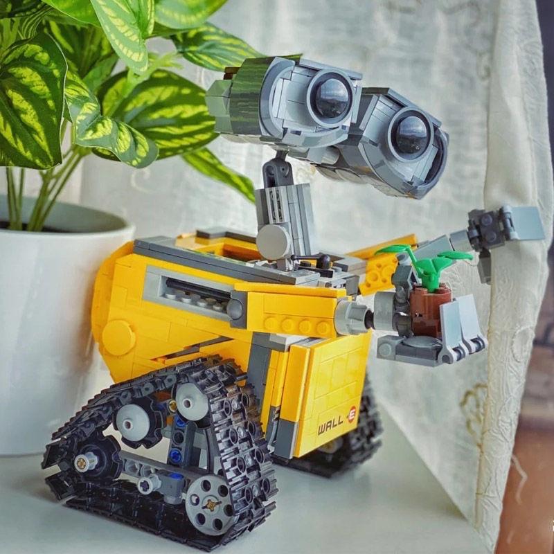 Bộ đồ chơi xếp hình Robot, người máy Wall E