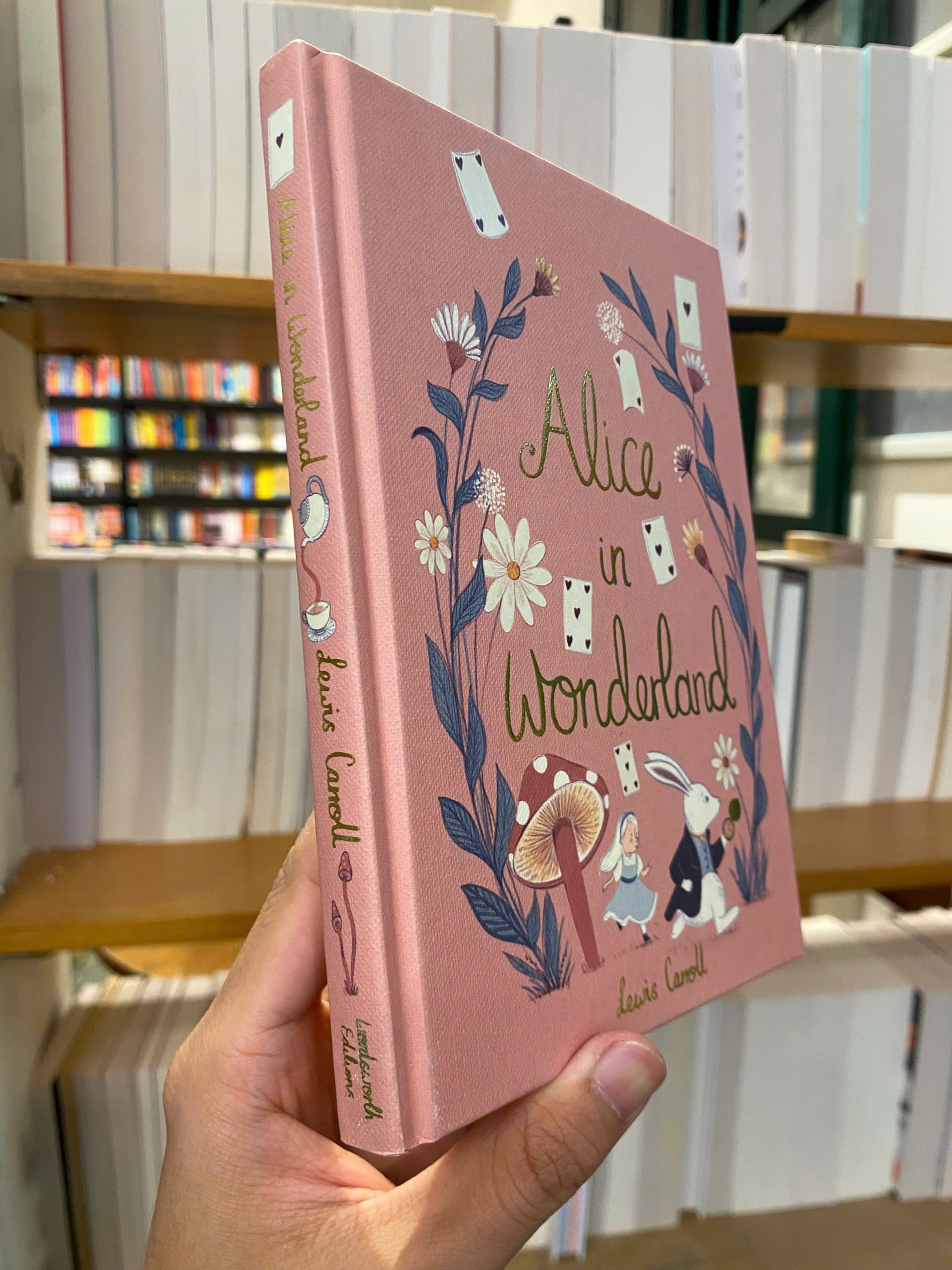 Sách - Alice in Wonderland by Lewis Carroll | Children Classic Novel / Ngoại văn Kinh điển Bìa cứng