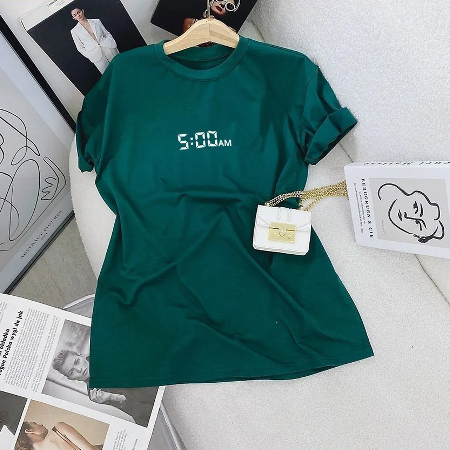 Áo Thun Nữ Tay Lỡ Màu Xanh Rêu In Số 5h Sáng AM Áo Phông Nữ Đẹp Local Brand DLX