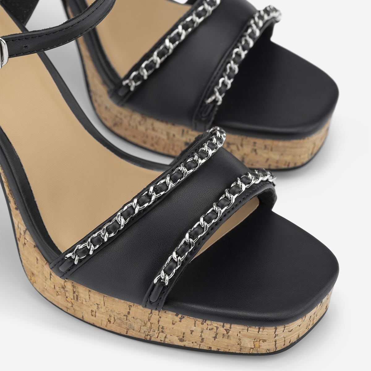 Vascara Giày Sandals Platform Phối Dây Xích - SDN 0814