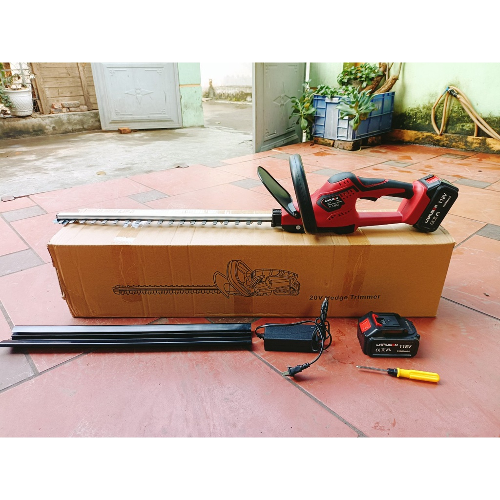 Máy cắt tỉa hàng rào, tỉa cây cảnh 1800W
