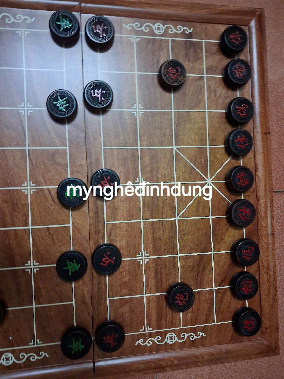 Combo bộ bàn cờ tướng gỗ hương đá  + quân gỗ trắc đỏ đen víp