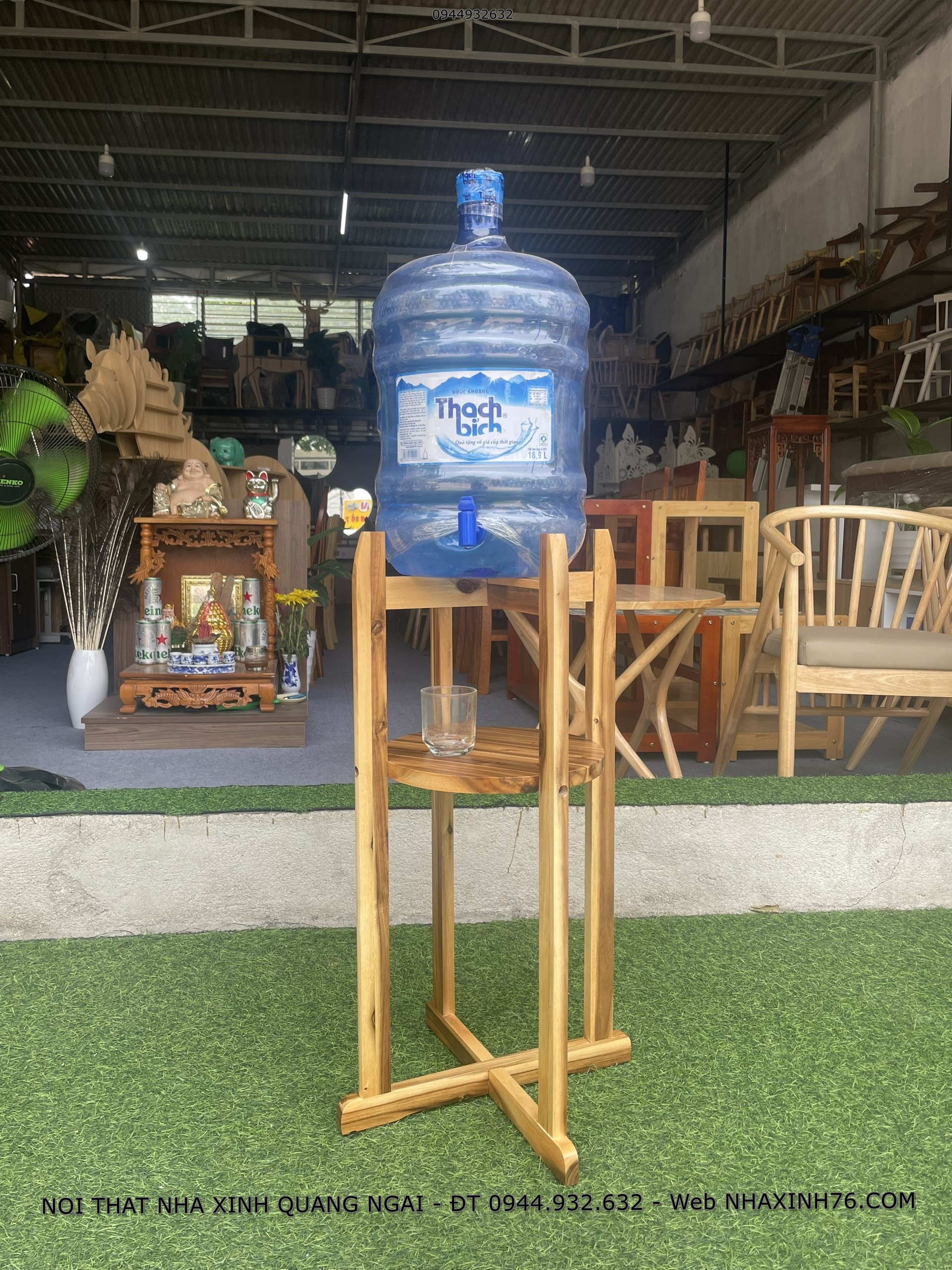 KỆ ĐỂ BÌNH NƯỚC GỖ TỰ NHIÊN
