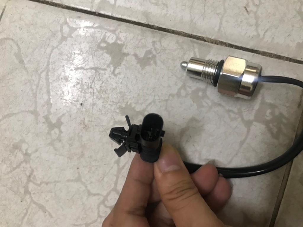 Công tắc báo đèn lùi MG 5 2020-