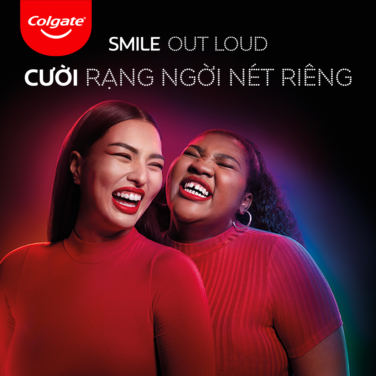 Bộ đôi Nước súc miệng Colgate trắng răng Optic White Charcoal Freshmint 500ml/chai