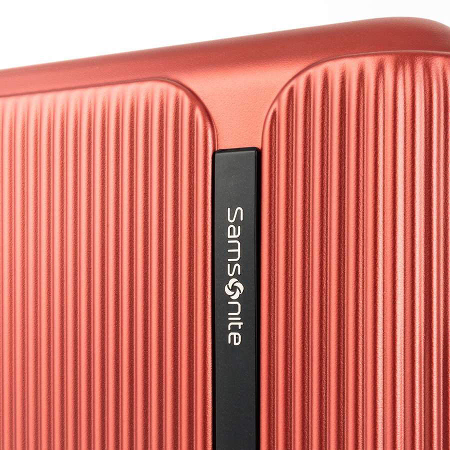 Vali kéo Myton SAMSONITE - MỸ : Hệ thống 4 bánh xe đôi 360 độ vận hành êm nhẹ Vách ngăn bên trong được trang bị ở cả 2 mặt