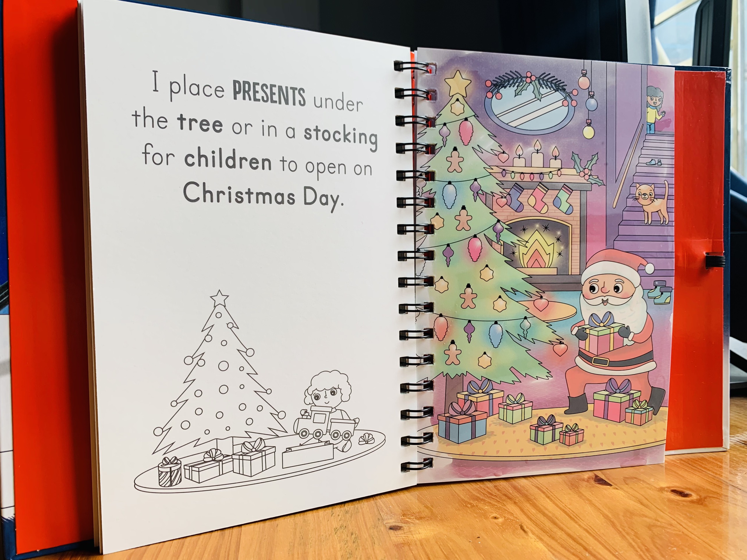 Sách tô màu nước thần kỳ cho bé chủ đề Giáng sinh (Magic water colouring - Christmas)