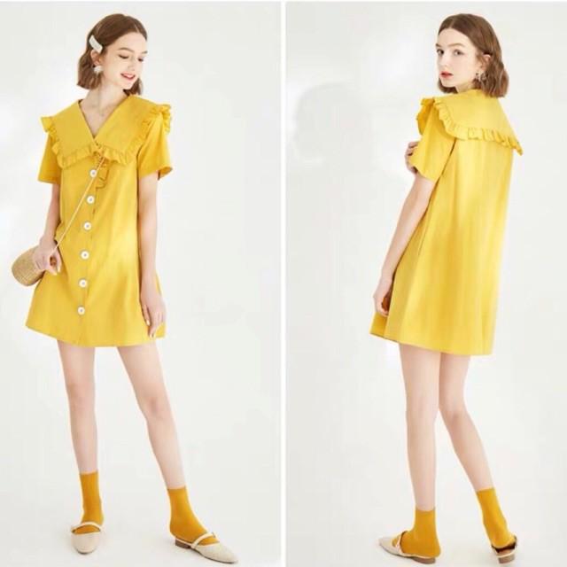 Đầm Suông Vàng Ngắn Cổ Nhún Bèo