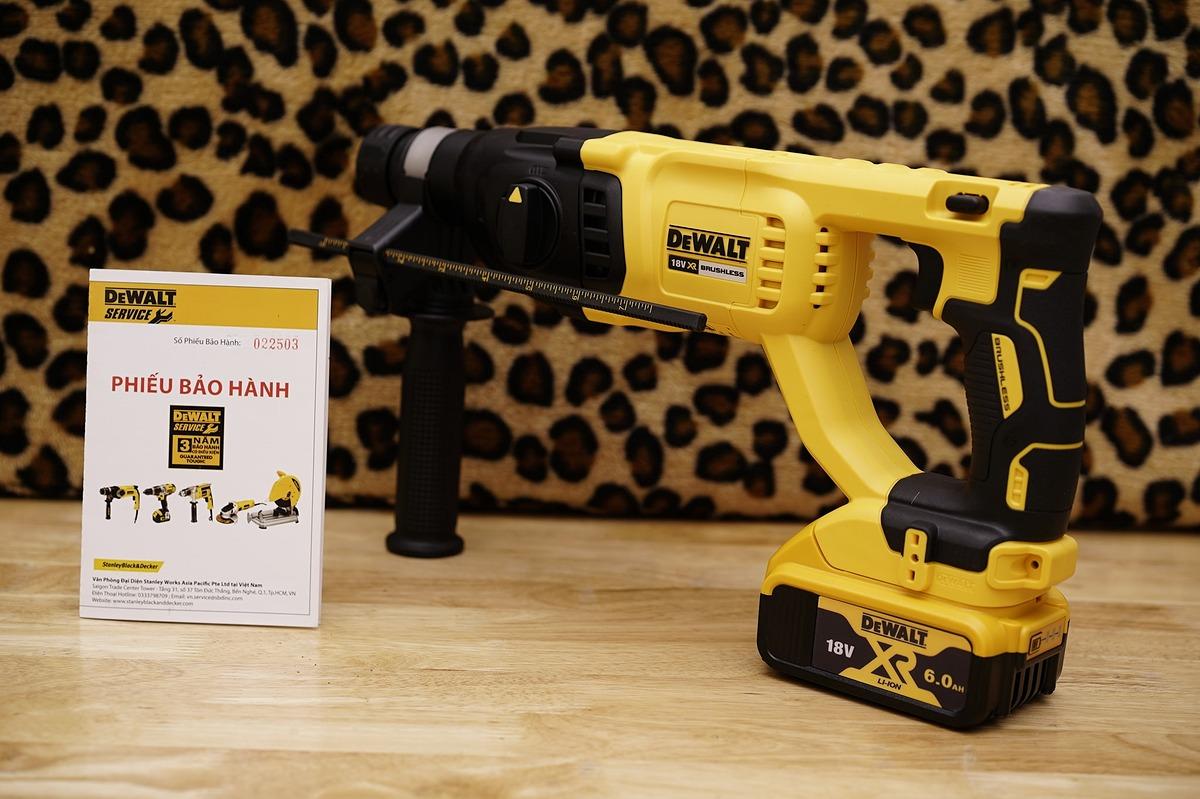 MÁY KHOAN PIN CẦM TAY 18V-BL 3 CHỨC NĂNG DEWALT DCH133P1- HÀNG CHÍNH HÃNG