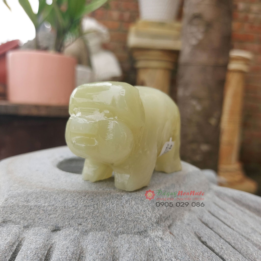 Tượng heo 12 con giáp phong thủy đá ngọc Pakistan 6cm - đá Non Nước