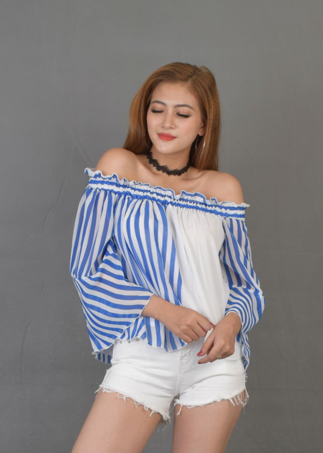 Áo Nữ Bẹt Vai Tay Loe - Trắng Phối Xanh