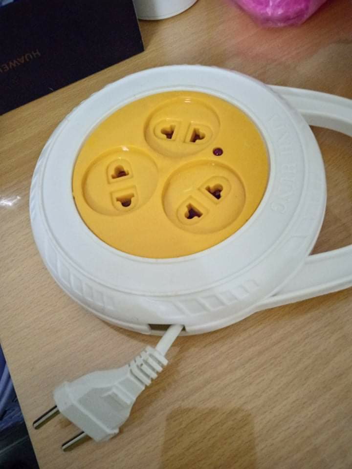 Ổ cắm điện quay tròn thu gọn kéo dài dây 3 lỗ phích cắm 8m, xoay rút dây 2 chấu chịu tải chống giật đa năng
