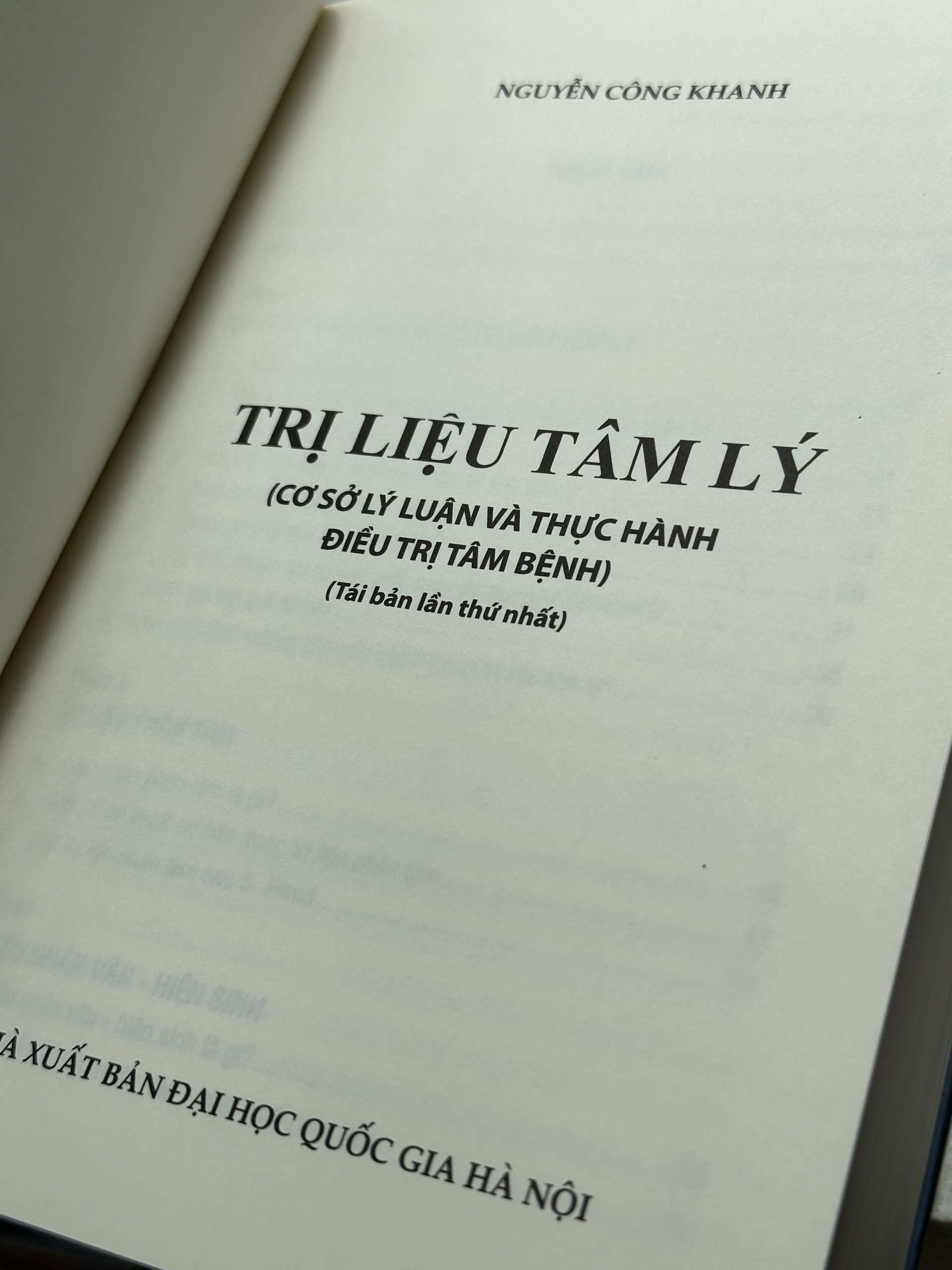 Trị Liệu Tâm Lý (Cơ Sở Lý Luận Và Thực Hành Điề.u Trị Tâm Bệnh) - Nguyễn Công Khanh - (bìa mềm)