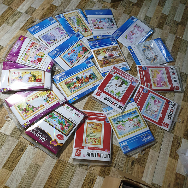 Tranh thêu chữ thập cửu ngư quần hội LV3574 - kích thước 125 * 63
