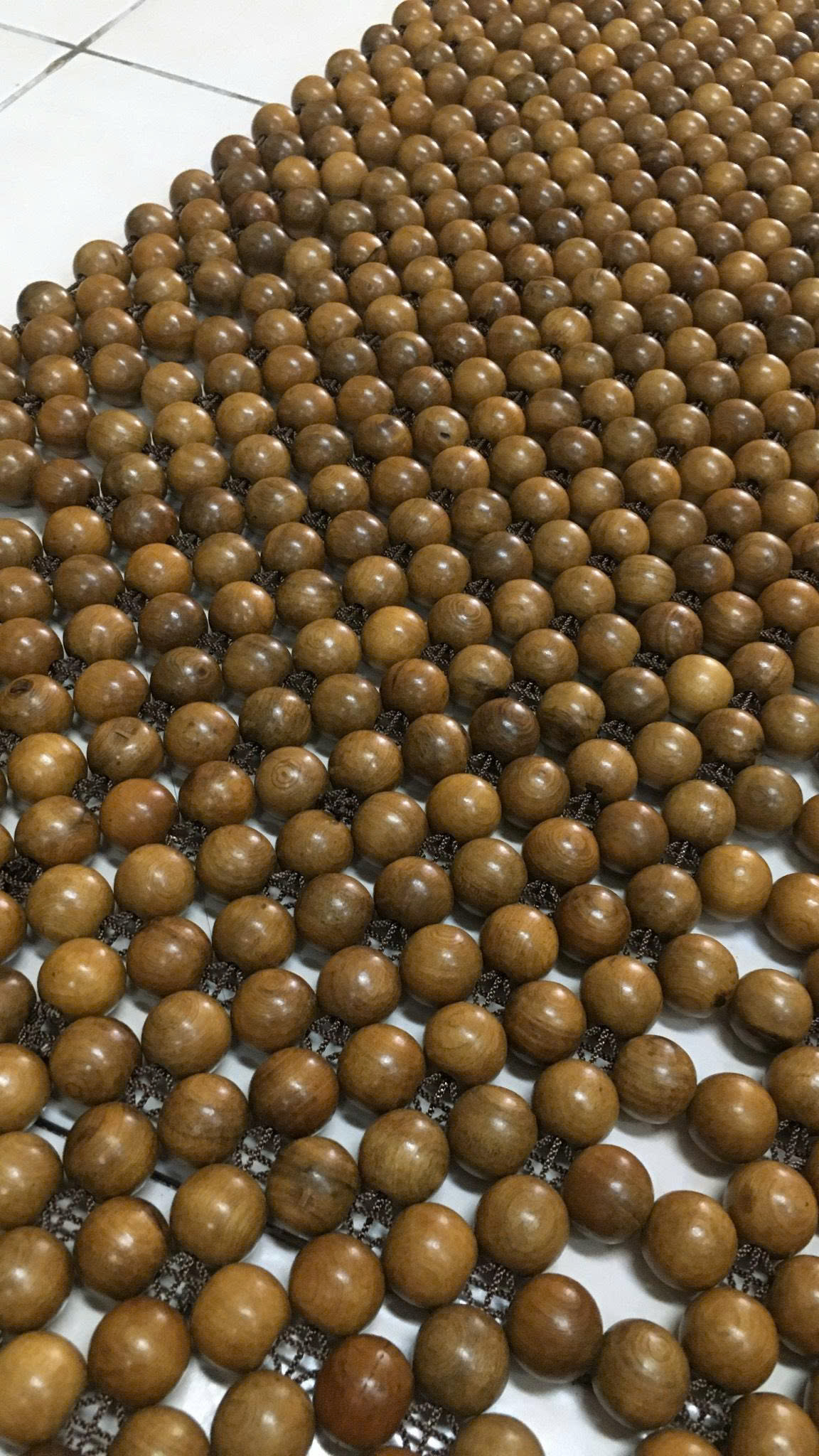 Đệm Lót Ghế Xe Ô Tô Hạt Gỗ Bách Xanh Cao Cấp Hạt 1.8cm