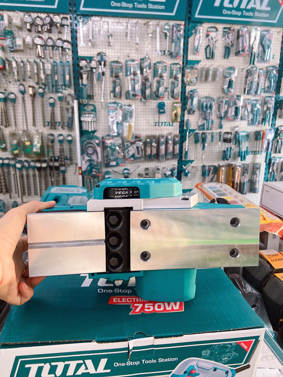 Máy bào điện  750W total TL7508226