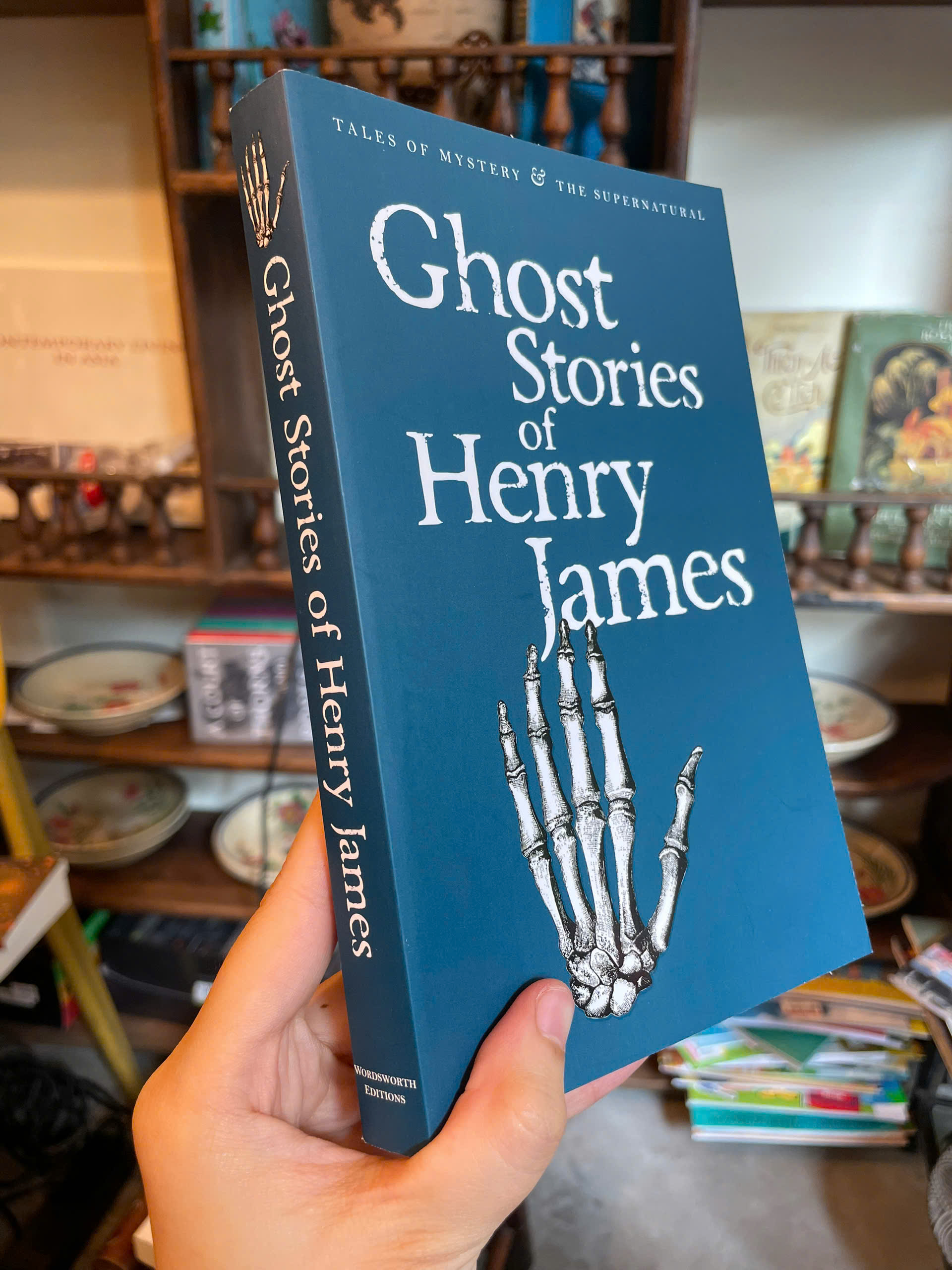Sách - Ghost Stories of Henry James (Tales of Mystery &amp; The Supernatural) / Ngoại văn Nhập khẩu