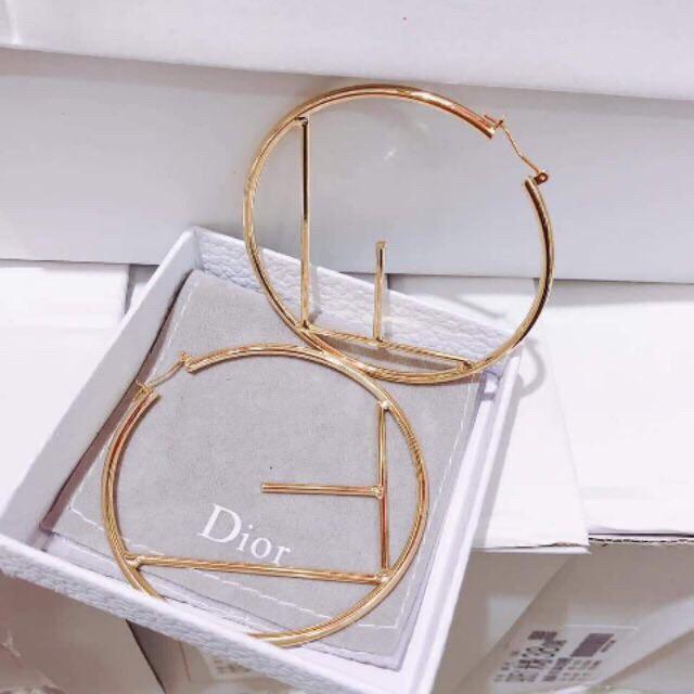 Khuyên Tai Nữ Kiểu Dáng Phong Cách Trẻ Trung Xinh Xắn