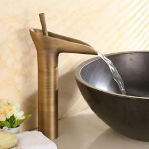 vòi lavabo cổ điển thác nước