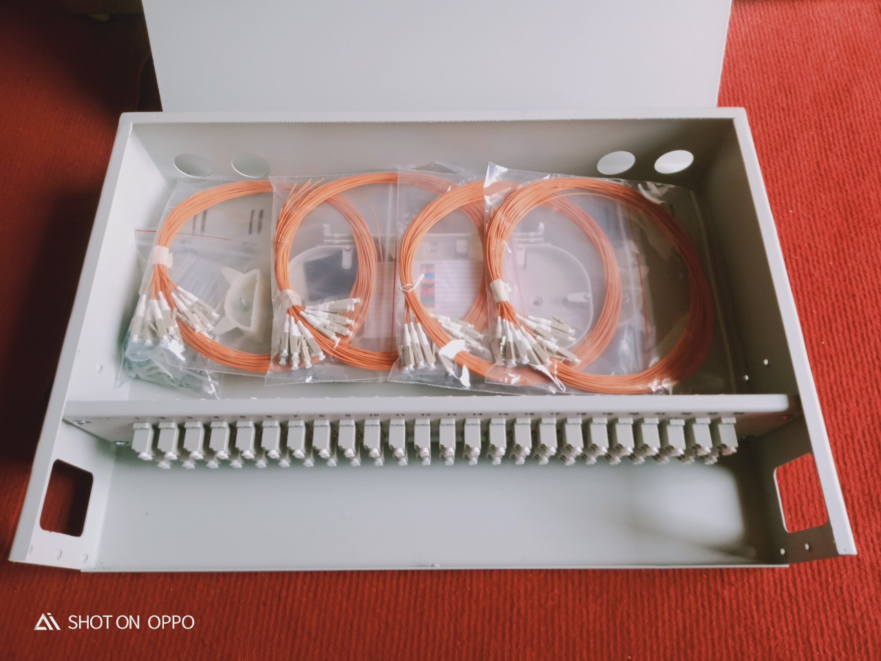 Tủ ODF 96FO Indoor chuẩn LC/PC Multi mode, đầy đủ phụ kiện. Hàng chính hãng