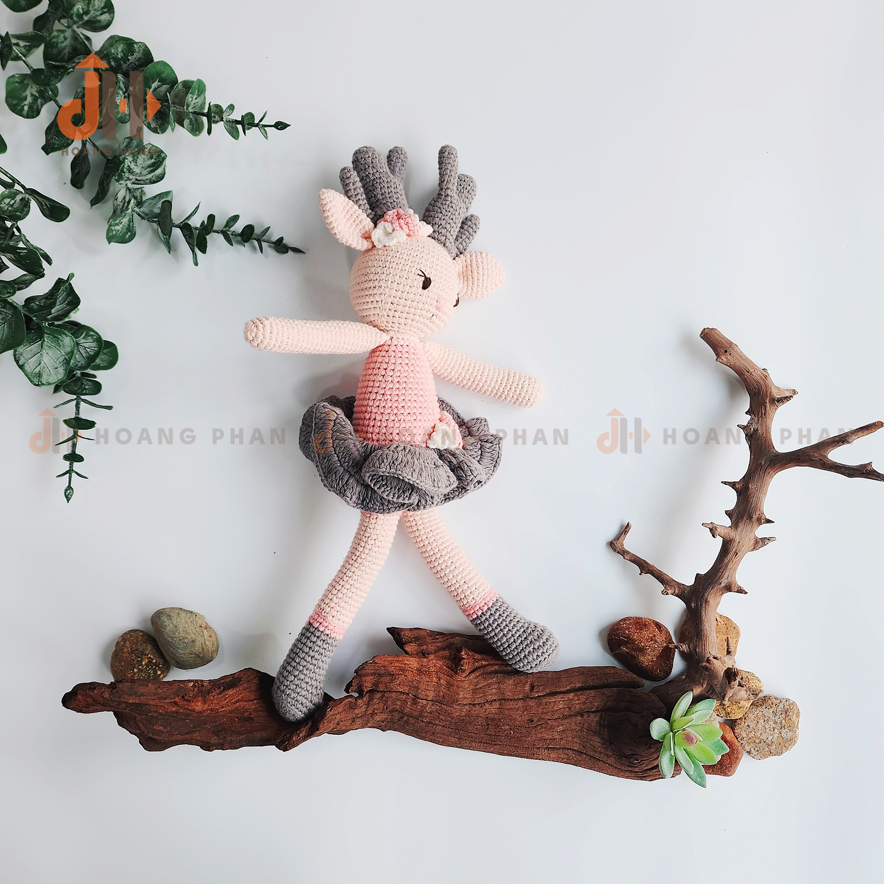 Tuần lộc Chubby mơ màng hồng