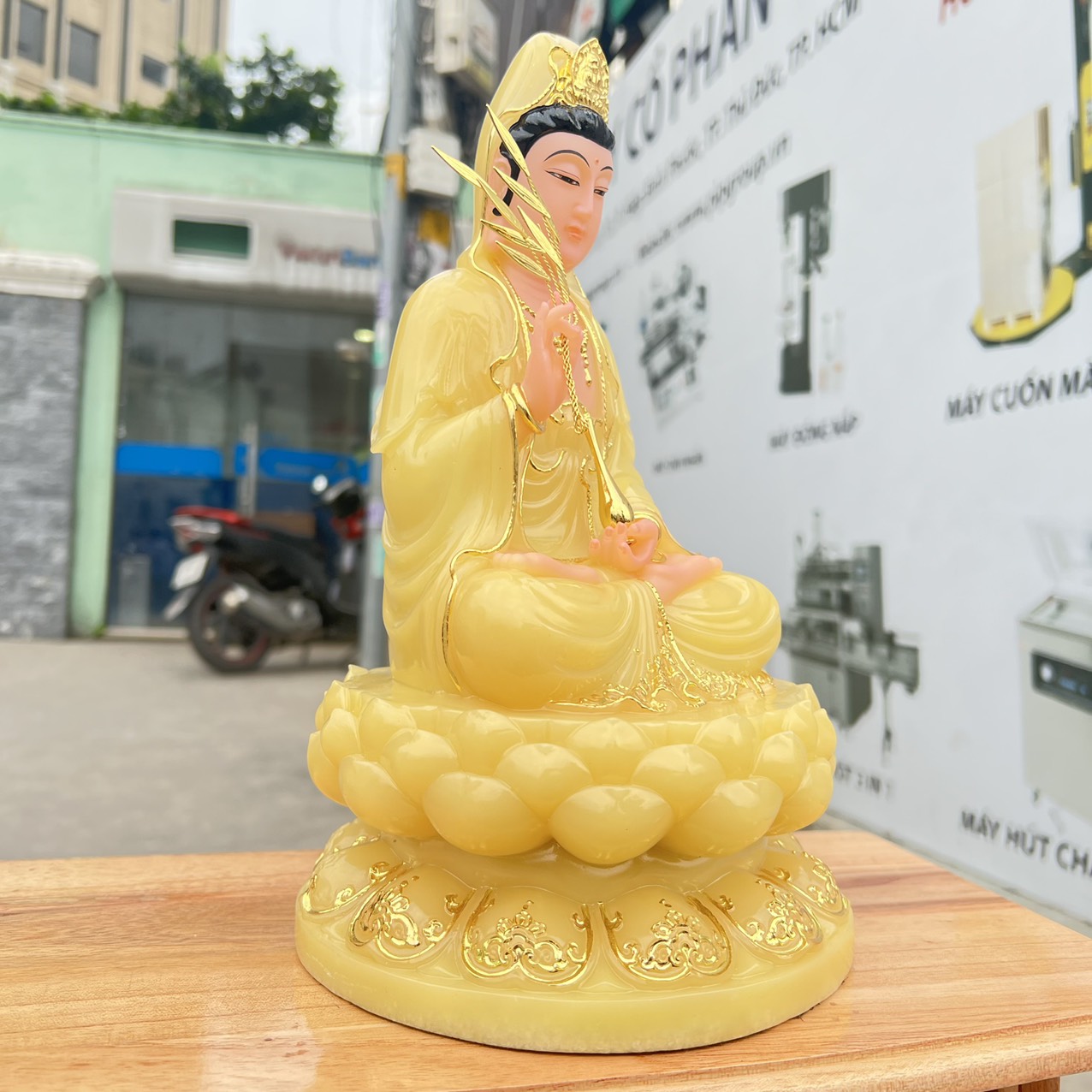 Tượng Quan Âm ngồi đài sen đá cao cấp cao 30cm