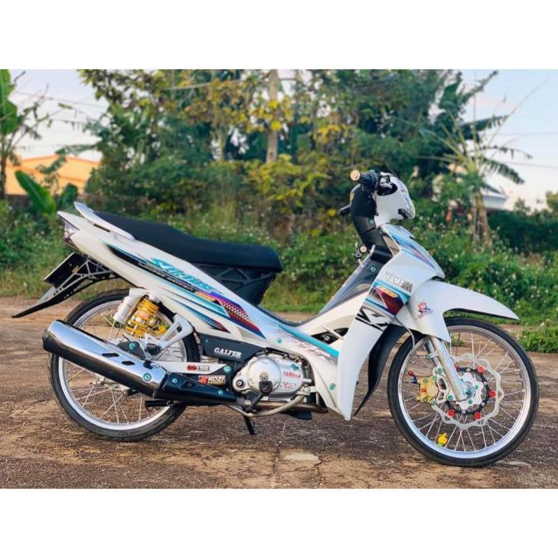 Tem xe Sirius trắng