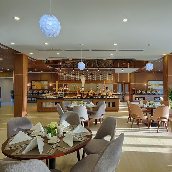 Royal Lotus Resort 4* Hạ Long - Gói 02 Bữa Ăn, Hồ Bơi Ngoài Trời, Hồ Bơi Trong Nhà, Bãi Biển Riêng, Không Gian Xanh