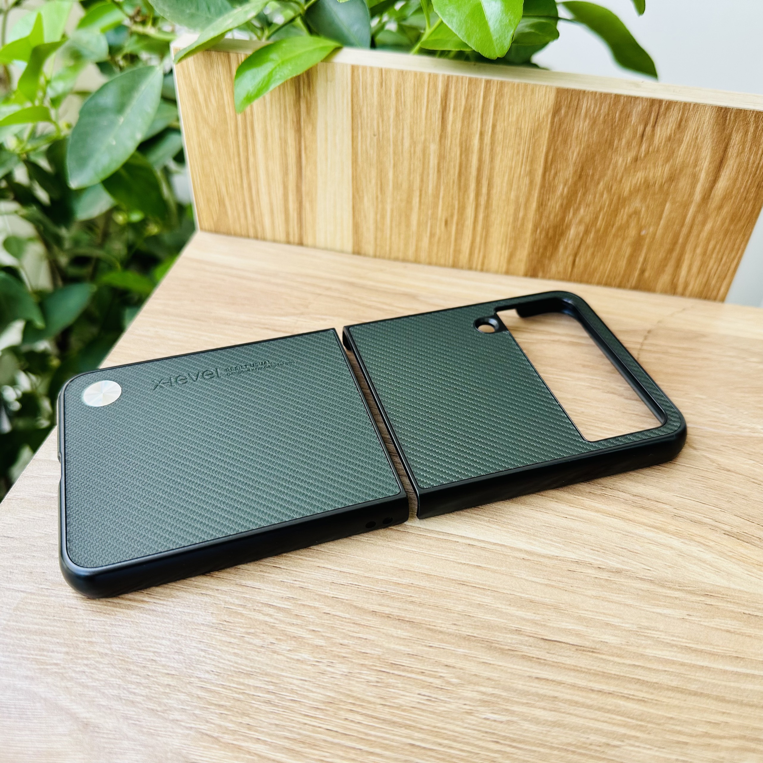 Ốp lưng dành cho Galaxy Z Flip 4 X-level Kevlar chống vân tay- hàng chính hãng